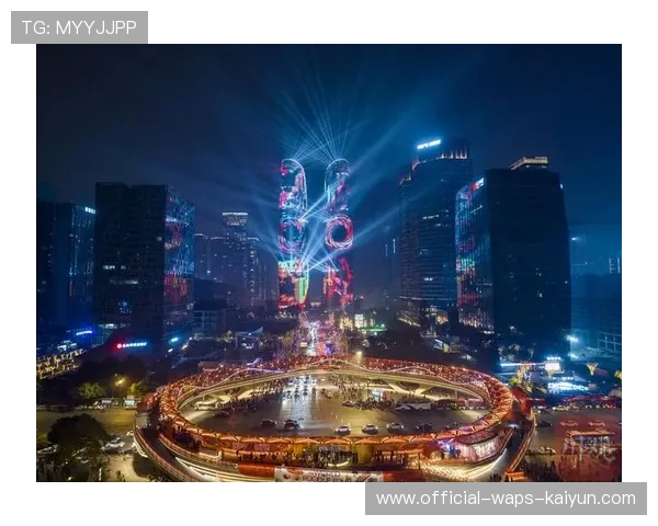 成都蓉城禁区的前压节奏持续增强，对方险象环生